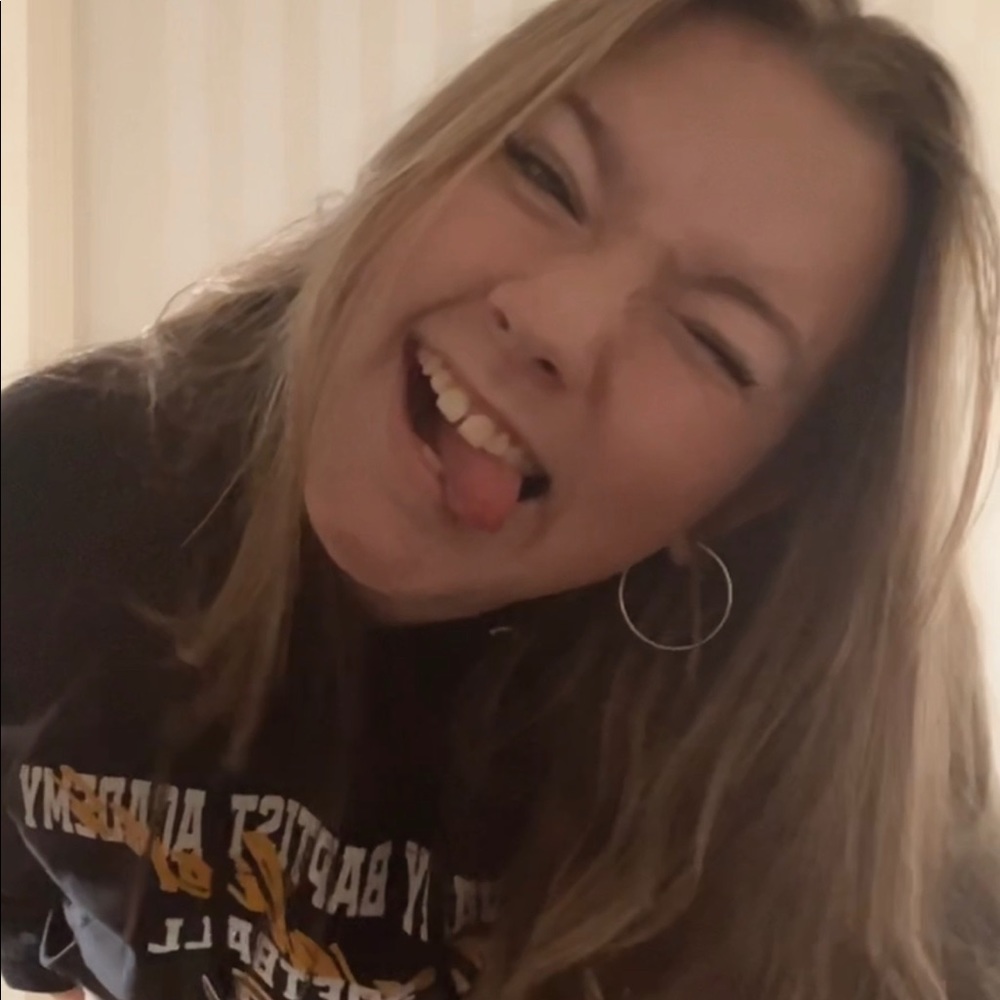 Meet your Posher, Addison